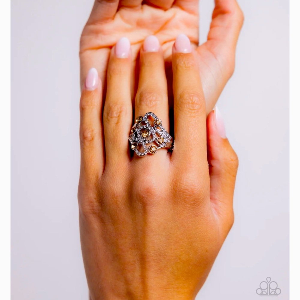 ⚪️🟤⚪️STUNNING❗️ PAPARAZZI “HIGH-CLASS HONOR” BROWN RING❗️⚪️🟤⚪️ - Picture 3 of 4
